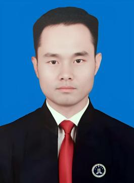 董超照片.png 董超照片.png